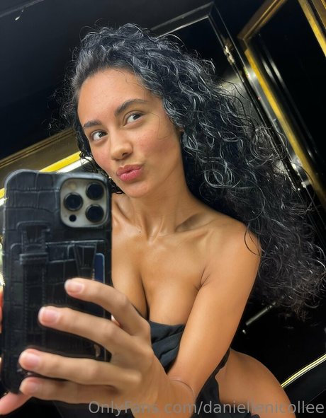 Foto di nudo di fuga di OnlyFans di Daniellenicollee