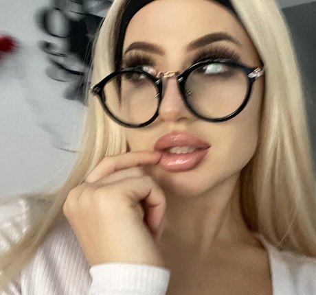 Foto di nudo di fuga di OnlyFans di Makeeva69