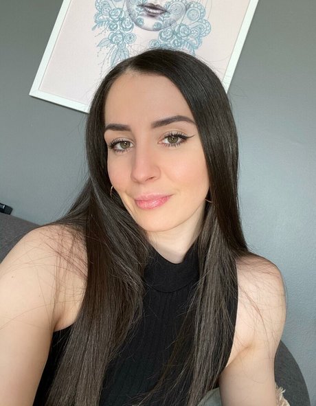 Foto di nudo di fuga di OnlyFans di The Naughty Peach