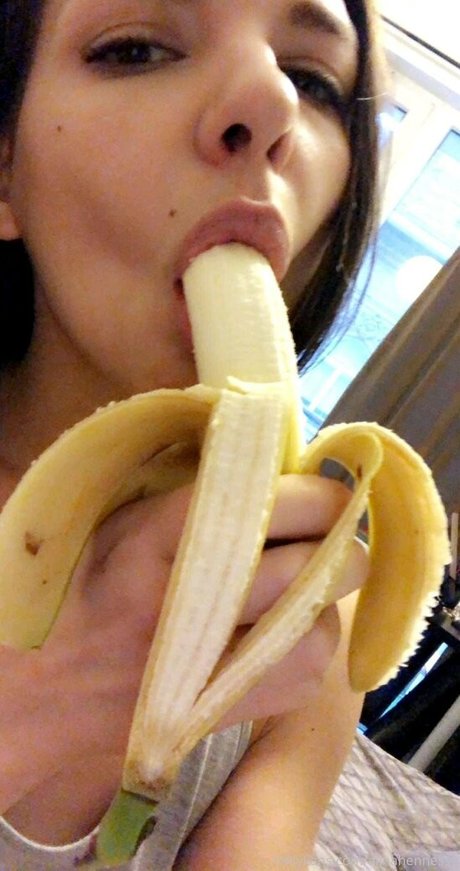 Foto di nudo di fuga di OnlyFans di Alinahenessyfree