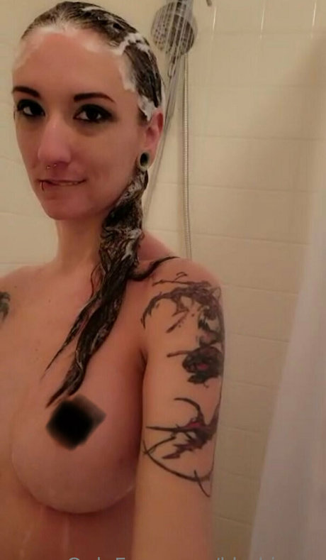 Foto di nudo di fuga di OnlyFans di Khakiemu