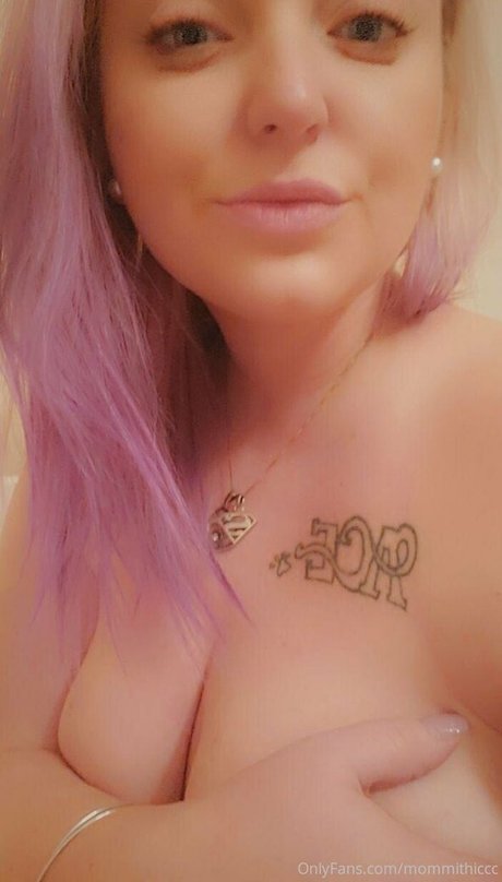 Foto di nudo di fuga di OnlyFans di Mommithiccc