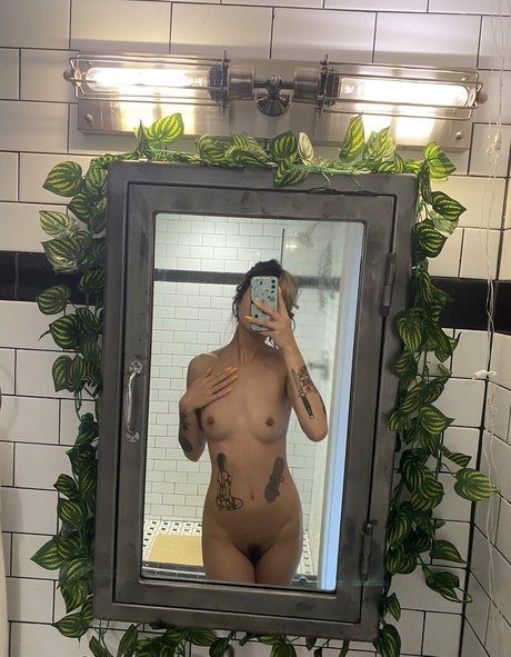 Foto di nudo di fuga di OnlyFans di Whoreticulture