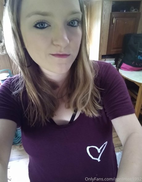 Foto di nudo di fuga di OnlyFans di Aprilrose1992