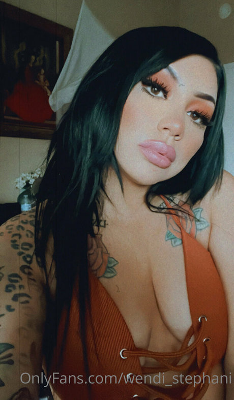 Foto di nudo di fuga di OnlyFans di Wendistephani