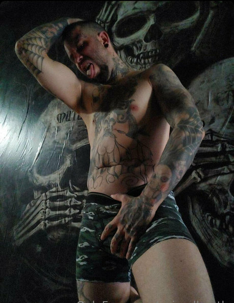 Foto di nudo di fuga di OnlyFans di Animalbeetle