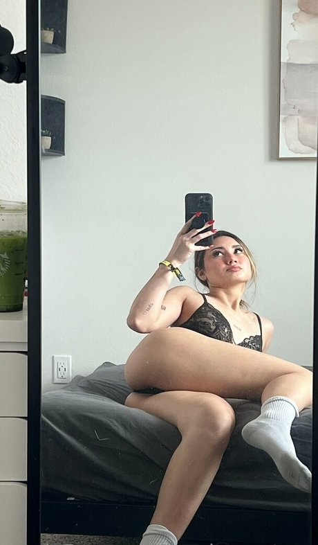 Foto di nudo di fuga di OnlyFans di Leoniemontyyy