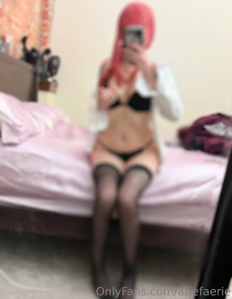 Foto di nudo di fuga di OnlyFans di Ariefaerie