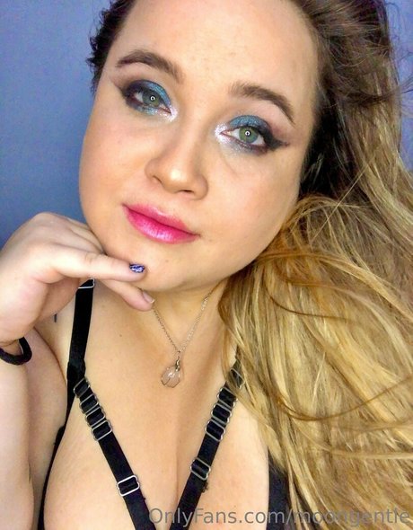 Foto di nudo di fuga di OnlyFans di Moongentle