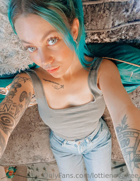 Foto di nudo di fuga di OnlyFans di Lottienovafree