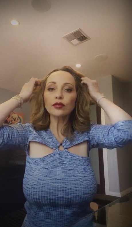Foto di nudo di fuga di OnlyFans di Tara Strong