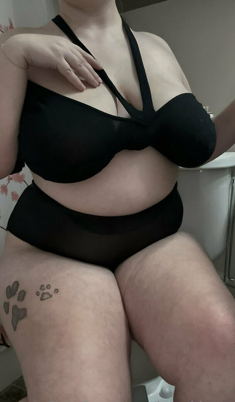 Foto di nudo di fuga di OnlyFans di Knotkitten