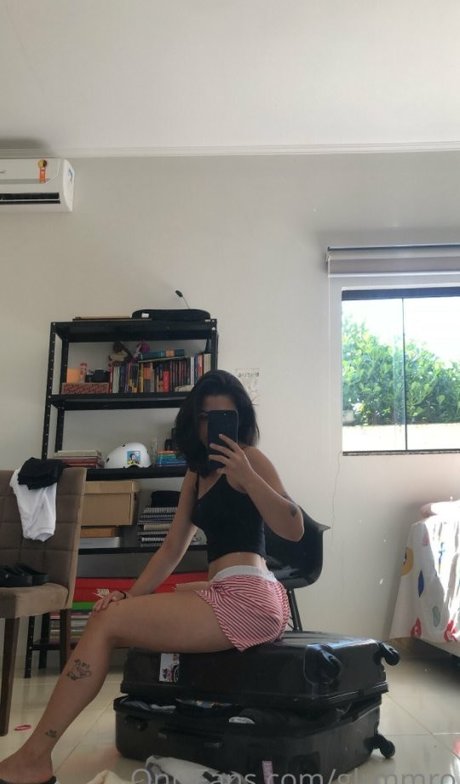 Foto di nudo di fuga di OnlyFans di Glrmmro