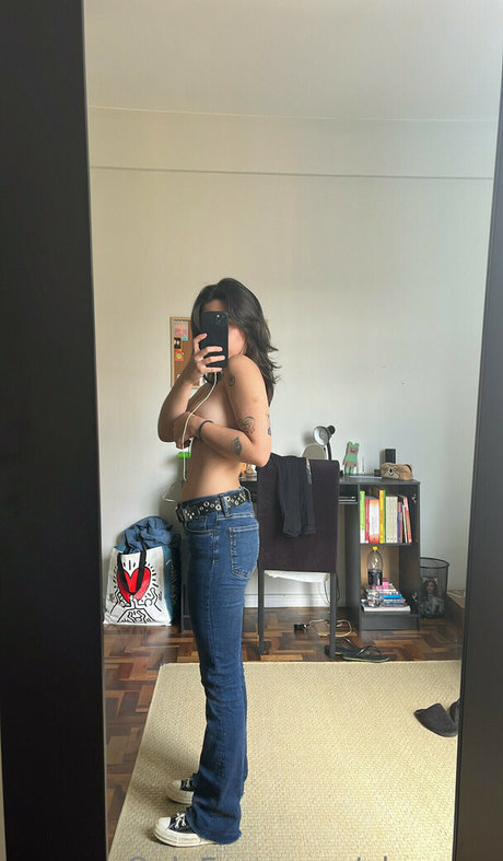 Foto di nudo di fuga di OnlyFans di Glrmmro