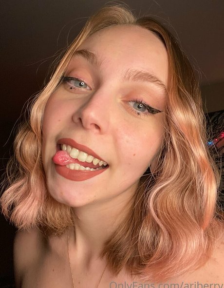 Foto di nudo di fuga di OnlyFans di Ariberry