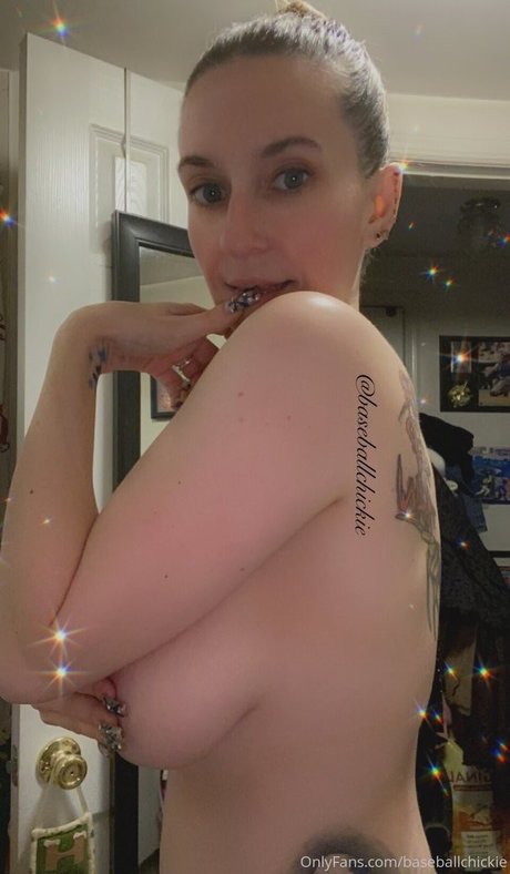 Foto di nudo di fuga di OnlyFans di Baseballchickie