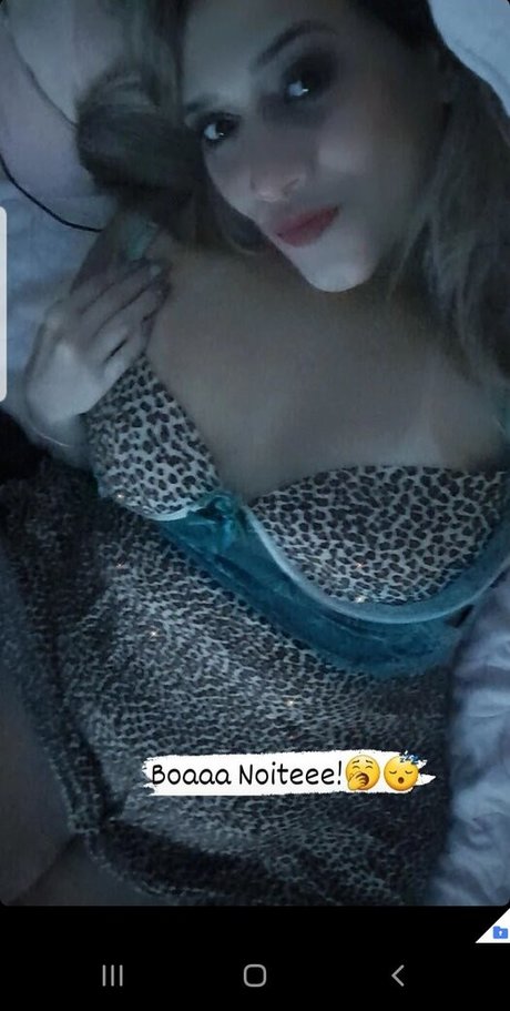 Foto di nudo di fuga di OnlyFans di Helen Cristina