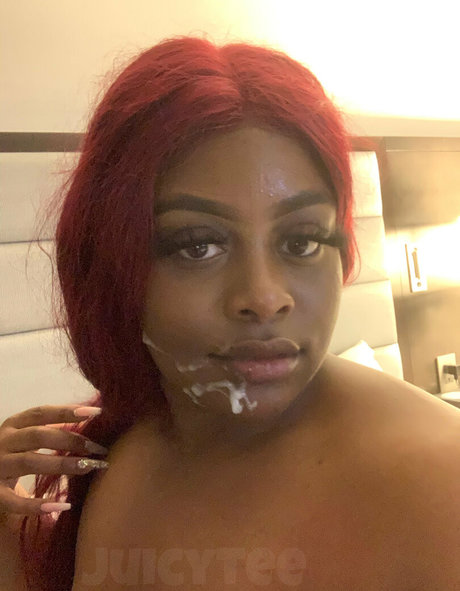 Foto di nudo di fuga di OnlyFans di Itsjuicytee