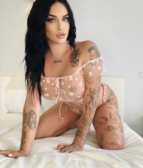 Foto di nudo di fuga di OnlyFans di The Queen