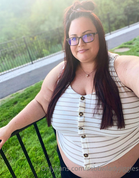 Foto di nudo di fuga di OnlyFans di Ssbbwladyjiggles