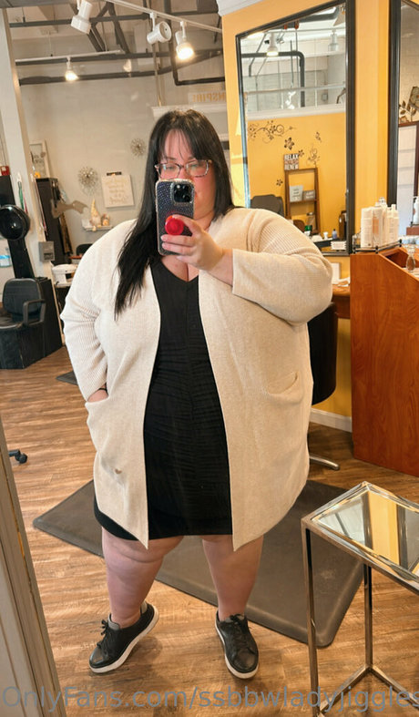 Ssbbwladyjiggles