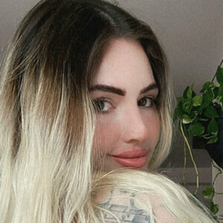 Foto di nudo di fuga di OnlyFans di Docefree