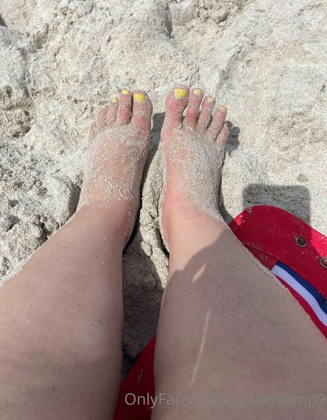 Foto di nudo di fuga di OnlyFans di Glittervamp9