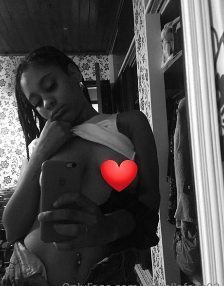 Foto di nudo di fuga di OnlyFans di Isabellafans00