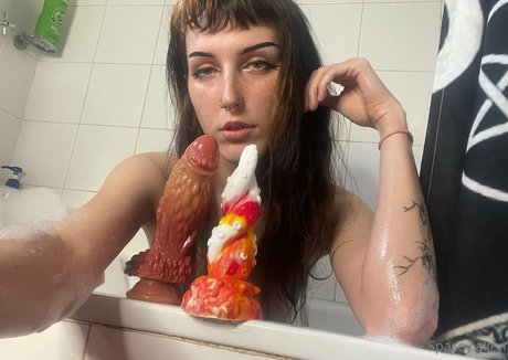 Foto di nudo di fuga di OnlyFans di Spaceyalien