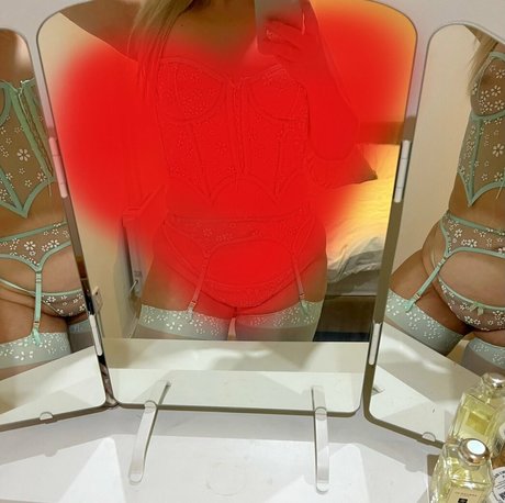 Foto di nudo di fuga di OnlyFans di Jessy Lou