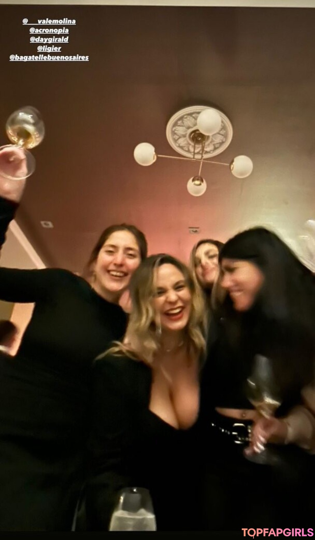 Foto di nudo di fuga di OnlyFans di Acronopia #1020