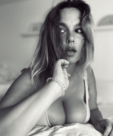 Foto di nudo di fuga di OnlyFans di Acronopia