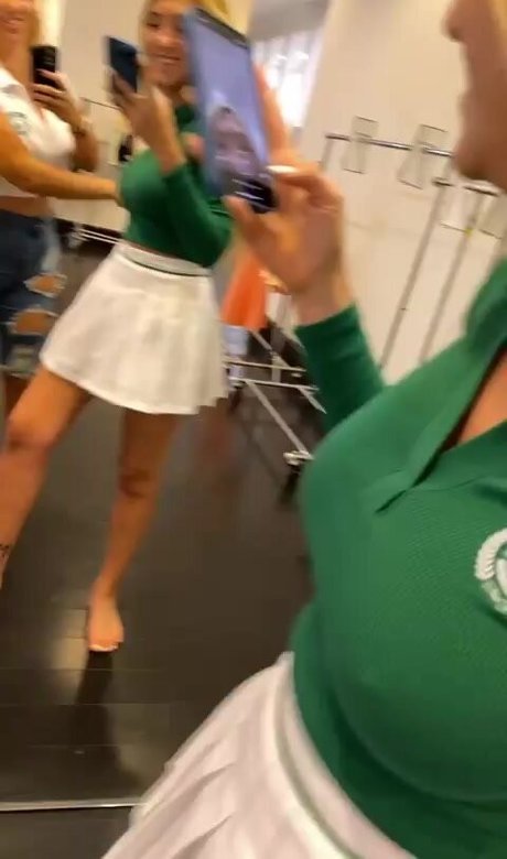 Nicolle A