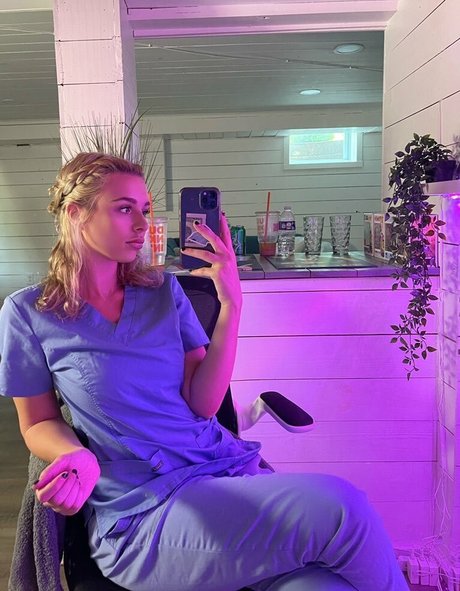 Foto di nudo di fuga di OnlyFans di Martina Eliza