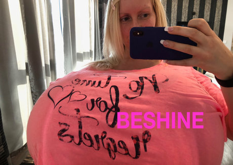 Foto di nudo di fuga di OnlyFans di Beshinedotcom