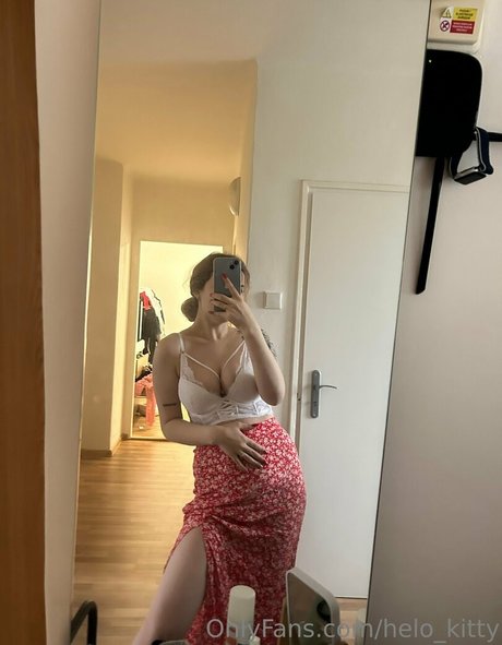 Foto di nudo di fuga di OnlyFans di Helokitty