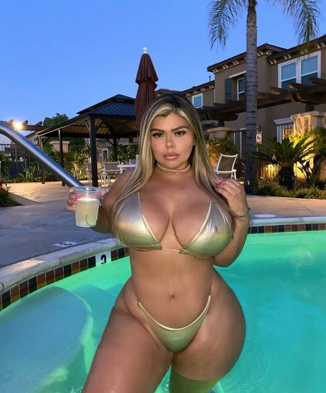 Foto di nudo di fuga di OnlyFans di Michelle Mendez