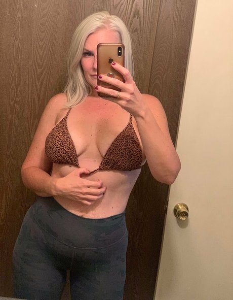 Foto di nudo di fuga di OnlyFans di Lish99