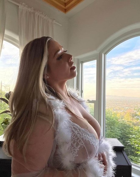 Foto di nudo di fuga di OnlyFans di Ellanabryan
