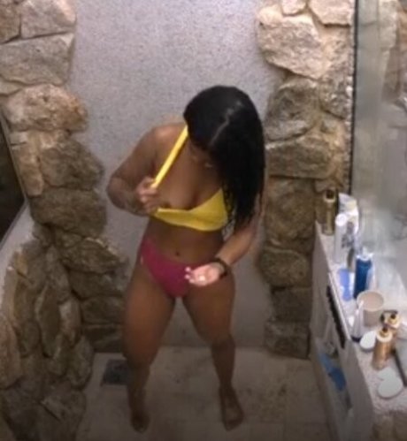 Foto di nudo di fuga di OnlyFans di Bbb23