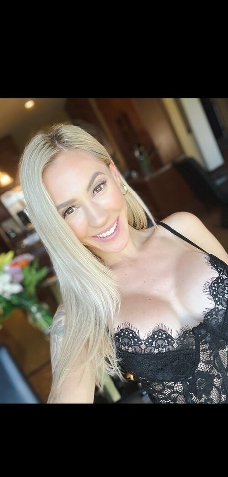 Collegehotwife