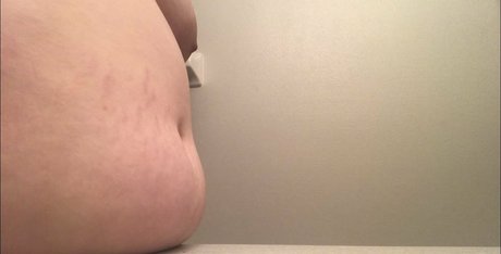 Foto di nudo di fuga di OnlyFans di Divinehedonist