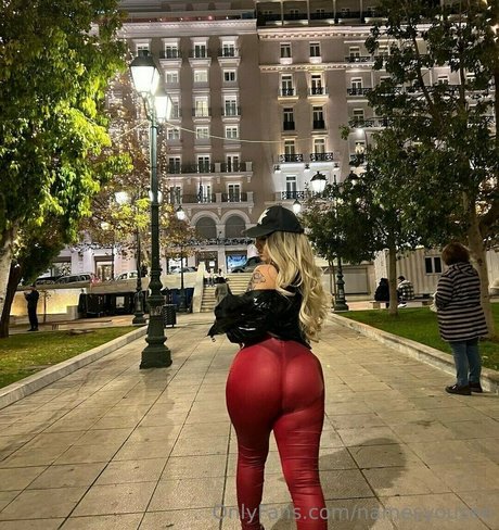 Foto di nudo di fuga di OnlyFans di Namesyousee