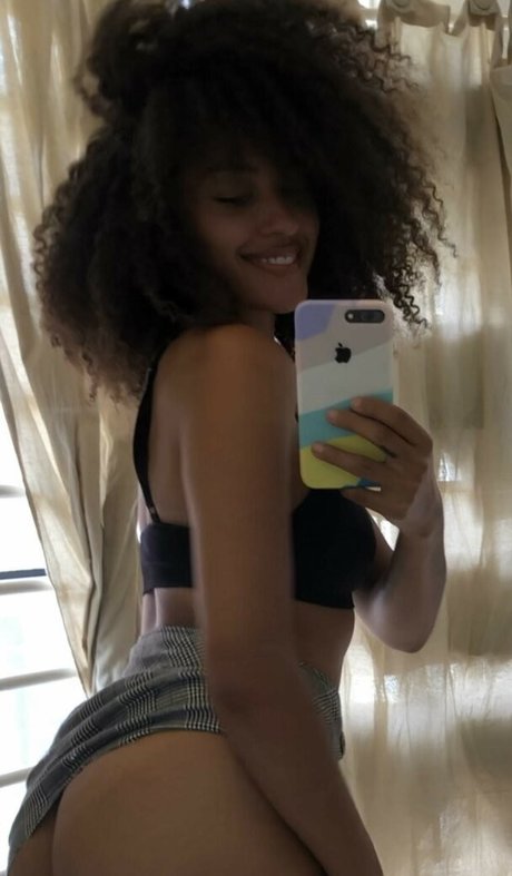 Foto di nudo di fuga di OnlyFans di Itsmenaomi