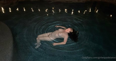 Foto di nudo di fuga di OnlyFans di Girlwspadetatoo