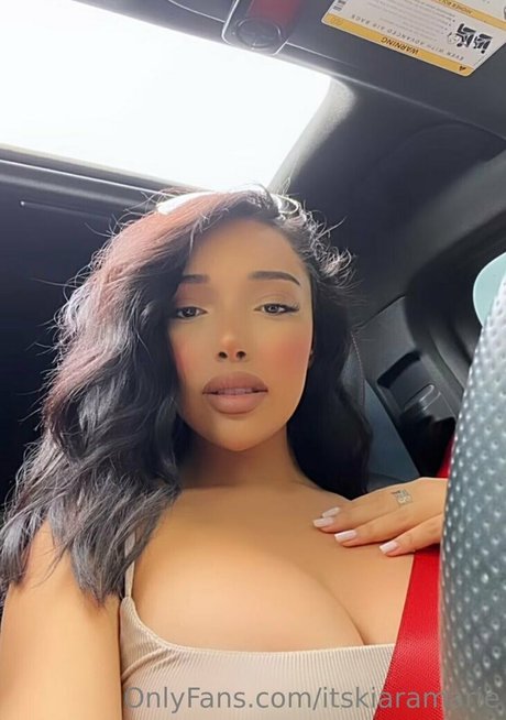 Foto di nudo di fuga di OnlyFans di Kiara Marie