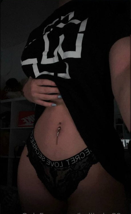 Foto di nudo di fuga di OnlyFans di Beliinda38er