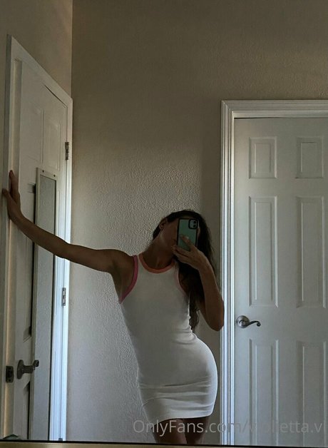Foto di nudo di fuga di OnlyFans di Violiettavi