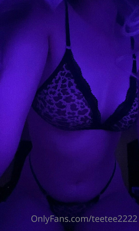 Foto di nudo di fuga di OnlyFans di Teetee2222