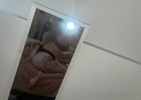 Emilyylovveee